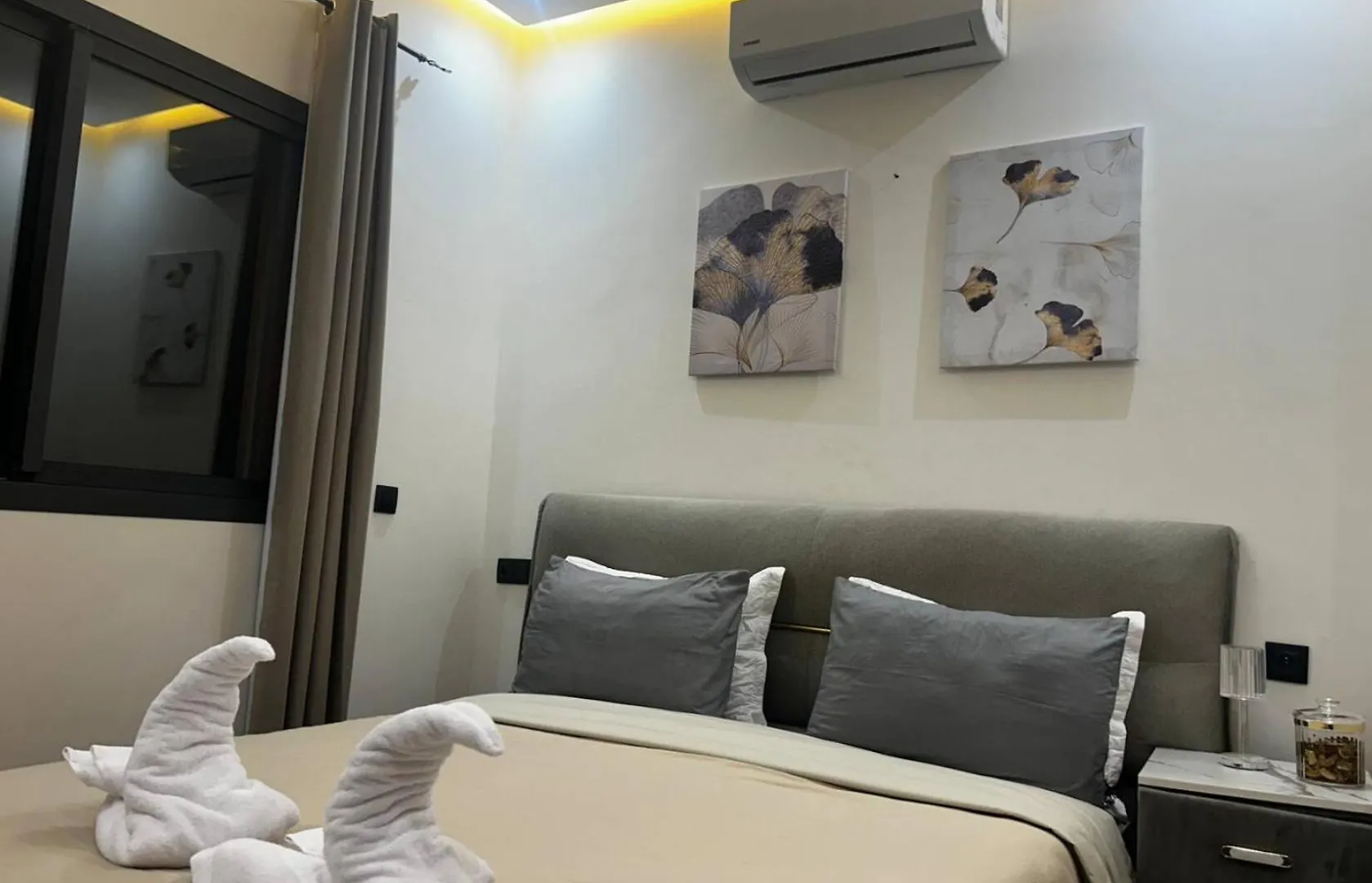 Lägenhet Charmant Appartement En Plein Centre Ville Gueliz Marrakesh Marocko